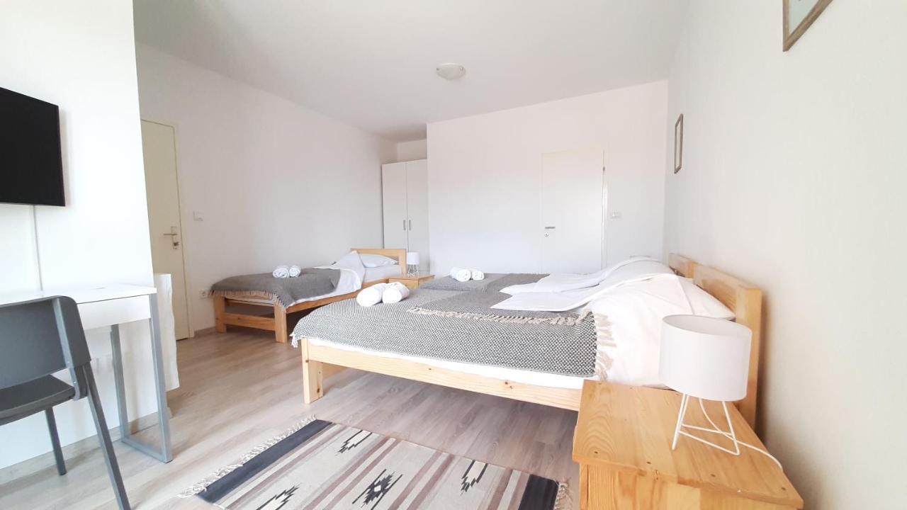 Posteja Rooms Zadar Bagian luar foto