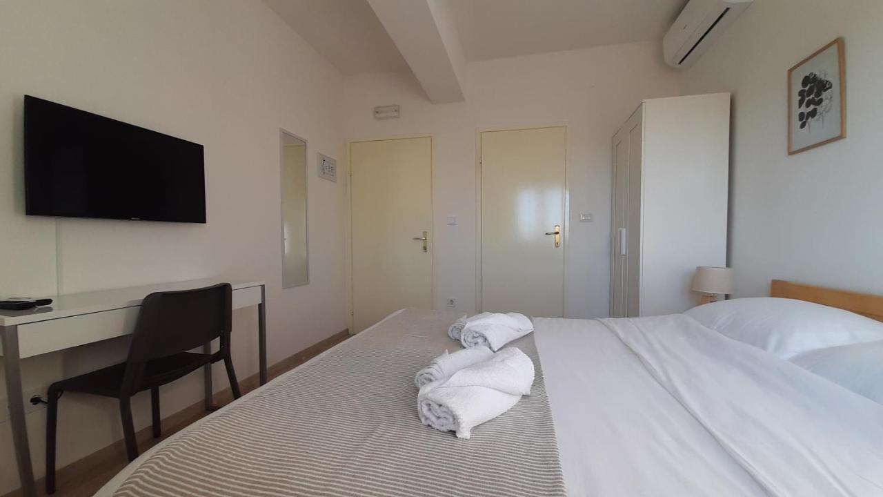 Posteja Rooms Zadar Bagian luar foto