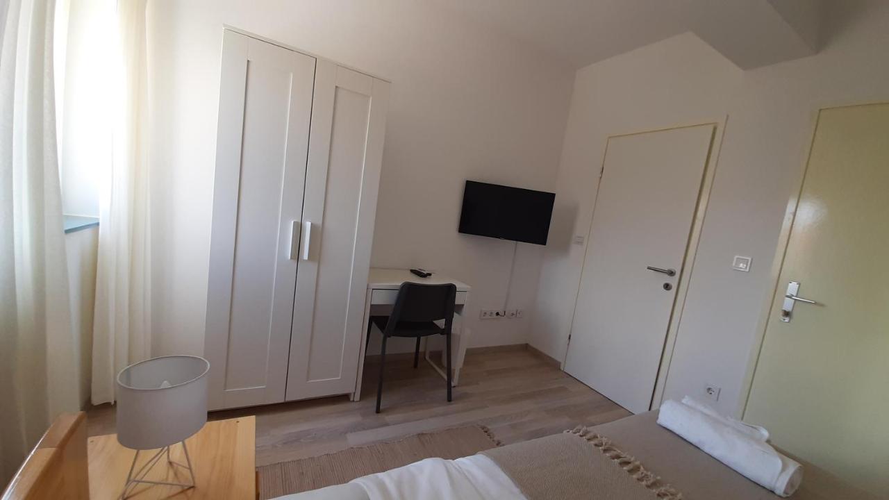 Posteja Rooms Zadar Bagian luar foto
