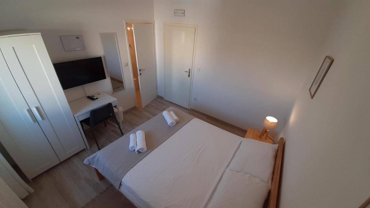 Posteja Rooms Zadar Bagian luar foto