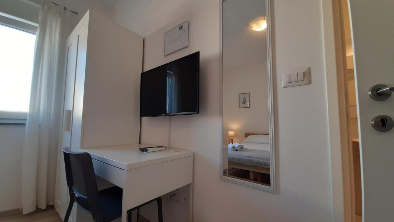 Posteja Rooms Zadar Bagian luar foto