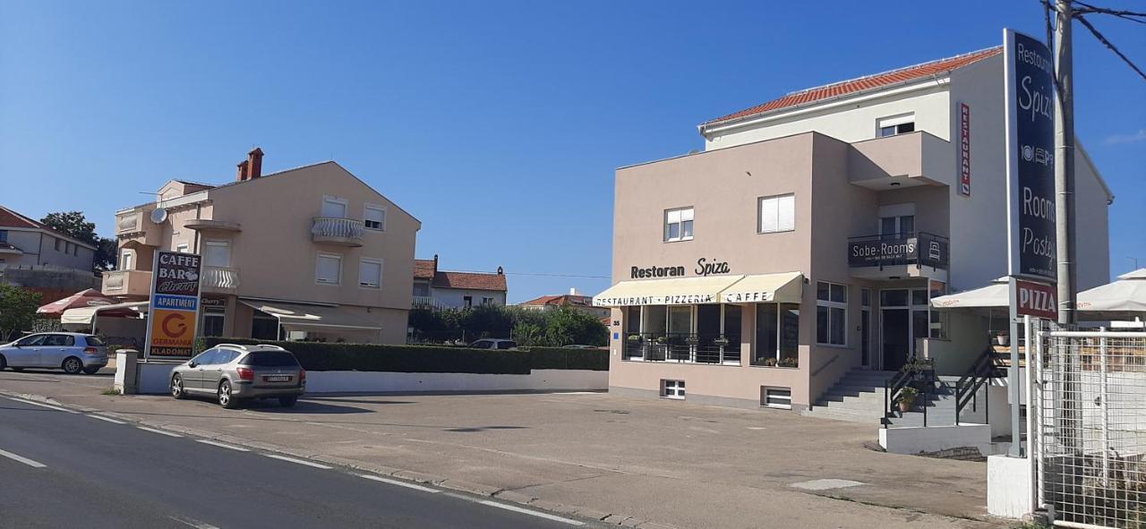 Posteja Rooms Zadar Bagian luar foto